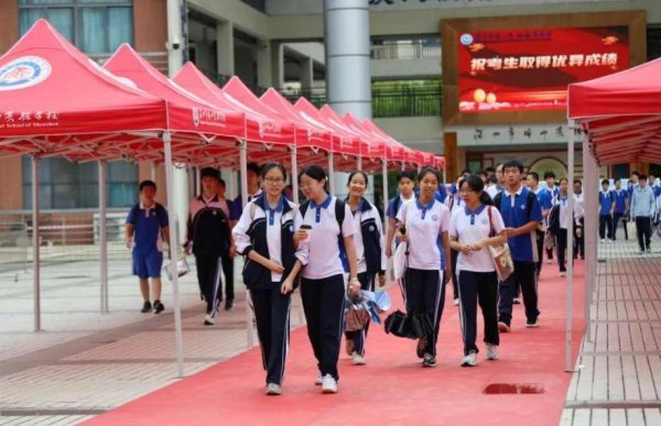 口袋超盘 中考圆满落幕 坪山实验学校学子笔下有星河，未来皆可期！