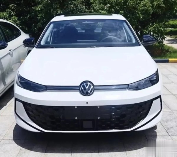 骆驼优配门店 全新大众朗逸Pro实车曝光，两种外观，预计下半年上市！