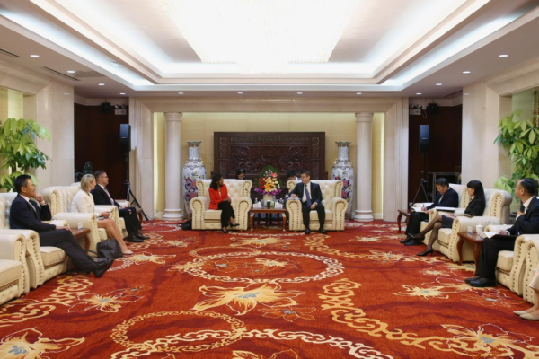 同翔网 中国进出口银行董事长陈怀宇会见麦格理集团首席执行官希玛拉·薇克拉马纳雅克